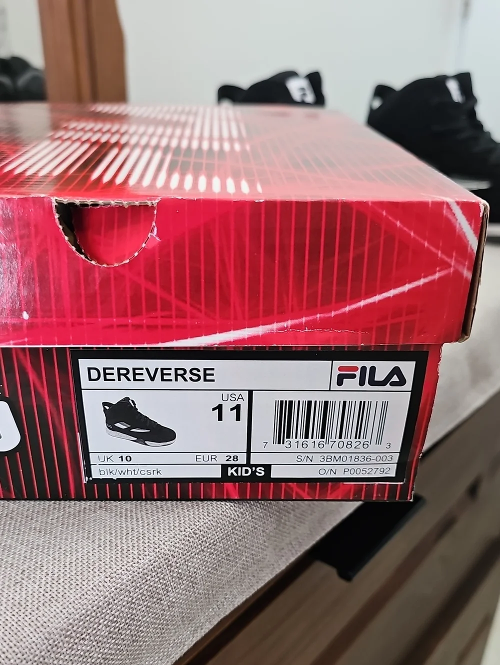 Fila Dereverse Boys Sneakers Size 11. Color Black, White (632)